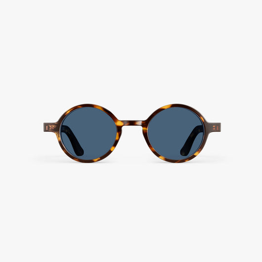 Tortoise / Dusk Lens | Front view of Cairn Sunglasses in Tortoise with Dusk Lens