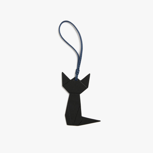 Carbon Black | Front view of the Origami Cat Charm in Black