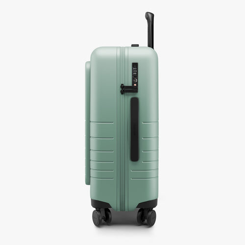 Carry-On Pro Plus